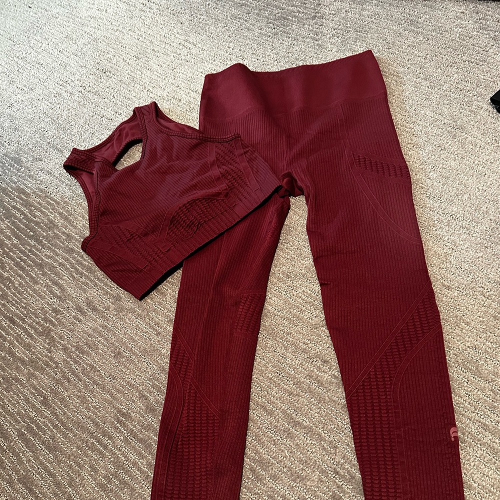 Fabletics Seamless Set
Like new.